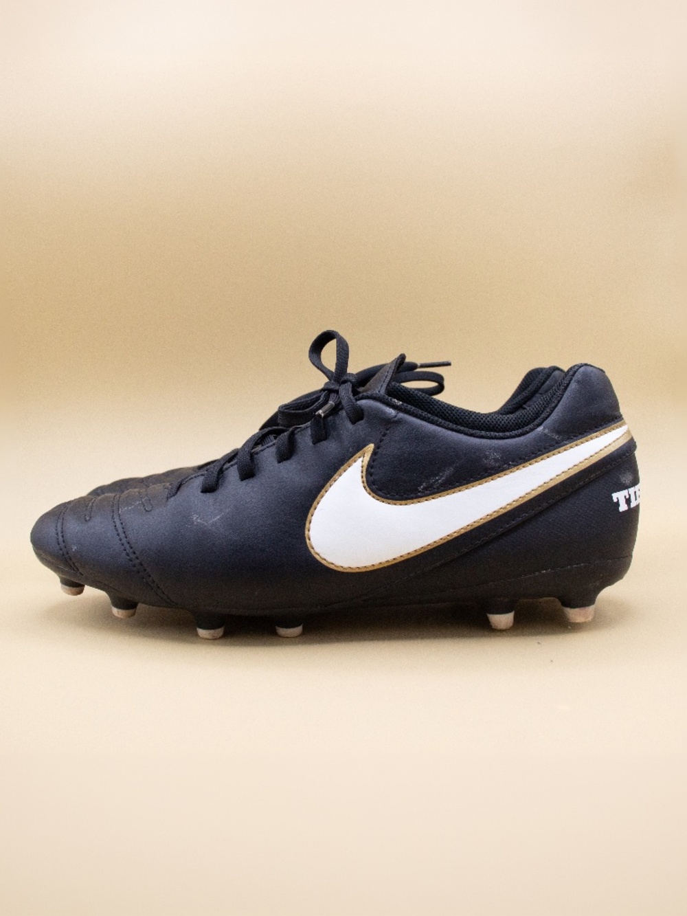 Nike Tiempo Rio 3 FG Black Gold Soccer Cleats Shoes 819233-010 Men's Size 9.5